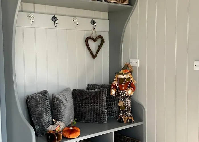 Apartment Old Annex Clones